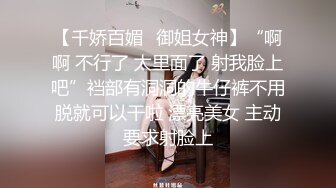 漂亮淫妻 疼不疼 不疼 很舒服 黑丝红高跟大奶老婆被爱舔逼的单男操的很满足