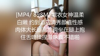 露脸激情3P极品熟女人妻，很刺激