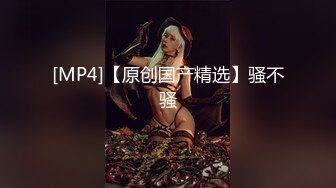 少妇出来找男技师按摩，总感觉她心痒痒的，但又不敢轻易下手~~