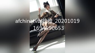 【自整理】练习瑜伽的苗条少女把紧身裤剪个破洞做一字马劈叉，这下不勒小逼了！【203V】 (46)