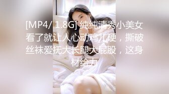 〖女神露出❤️视觉盛宴〗被哥哥强行带去别墅跪在别人家门口露出 时不时的有人开车路过 好害怕别墅主人家突然开门看见 心里有很爽 (6)