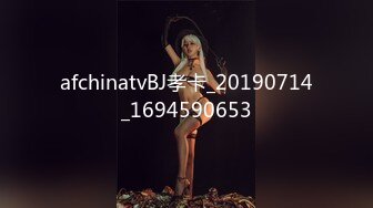 邪恶的房东暗藏摄像头偷窥两个好身材的美女洗完澡换衣服 (3)